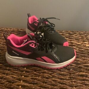 NWT girls Reebok size 3